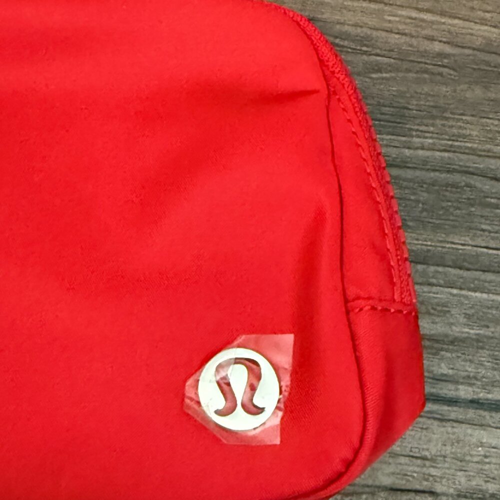 NWT Lululemon Everywhere Belt Bag *Wordmark* - Red - Picture 2 of 9